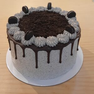Pastel vegano cookies and cream